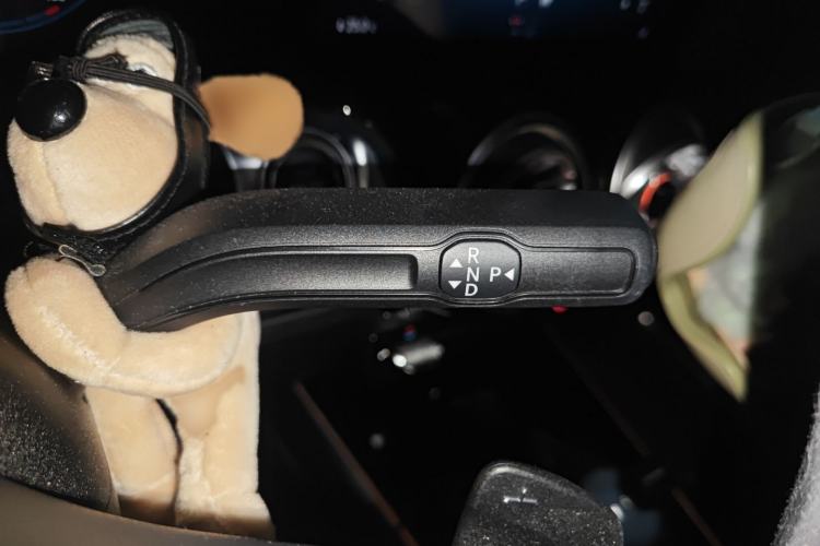 Used Mercedes-Benz GLB 2023 GLB 220 Sport Edition Gear Lever