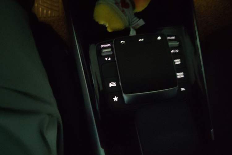 Used Mercedes-Benz GLB 2023 GLB 200 Dynamic Edition Gear Lever