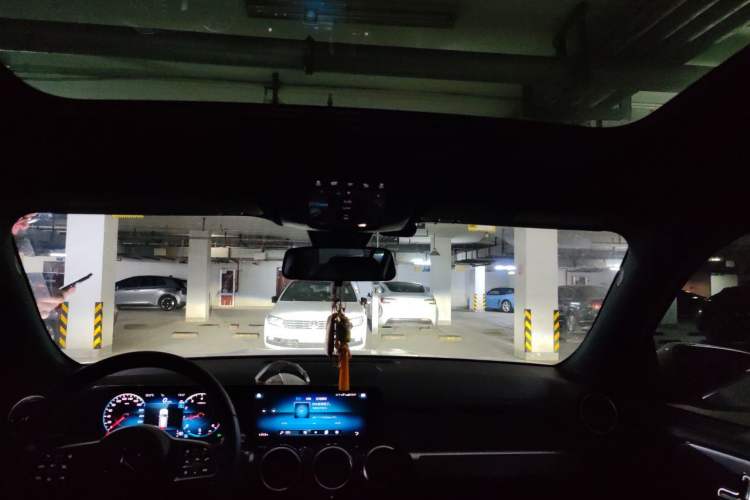 Used Mercedes-Benz GLB 2023 GLB 200 Dynamic Edition Headliner