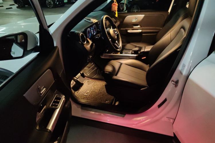 Used Mercedes-Benz GLB 2023 GLB 200 Dynamic Edition Left Front Seat
