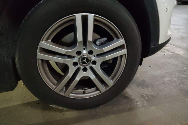 Used Mercedes-Benz GLB 2023 GLB 200 Dynamic Edition Right Front Wheel Hub