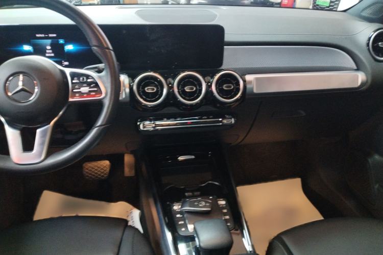 Used Mercedes-Benz GLB 2023 Refresh GLB 200 Fashion Edition Audio And AC Panel