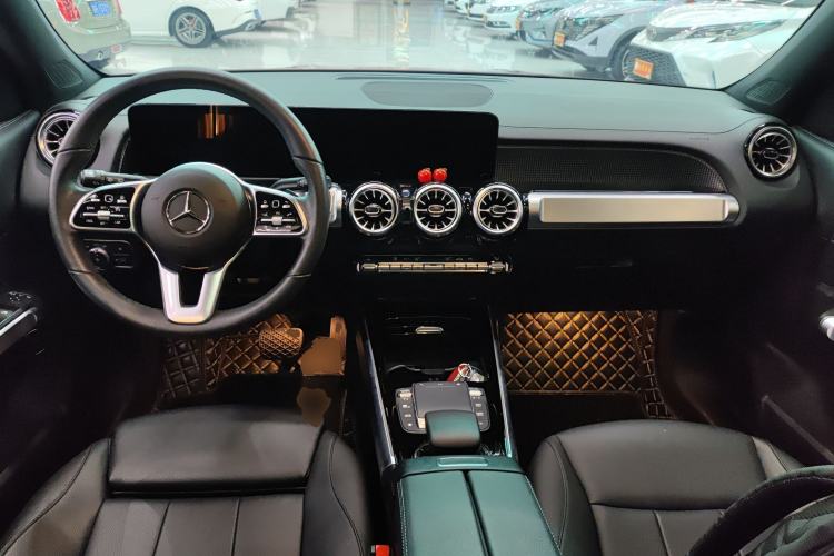 Used Mercedes-Benz GLB 2023 GLB 220 Sport Edition Center Console