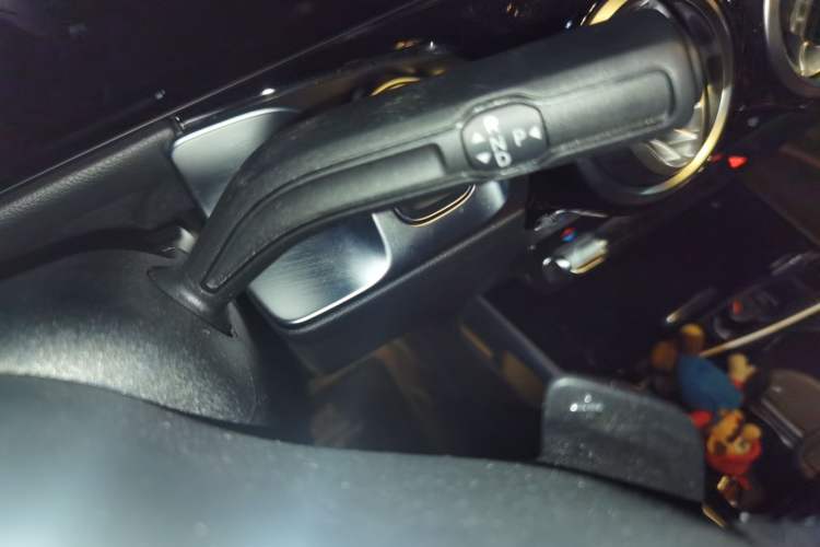Used Mercedes-Benz GLB 2023 GLB 220 Fashion Model Gear Lever