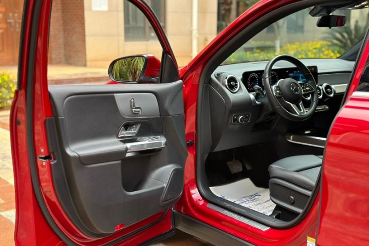 Used Mercedes-Benz GLB 2023 Refresh GLB 200 Fashion Edition Interior 11