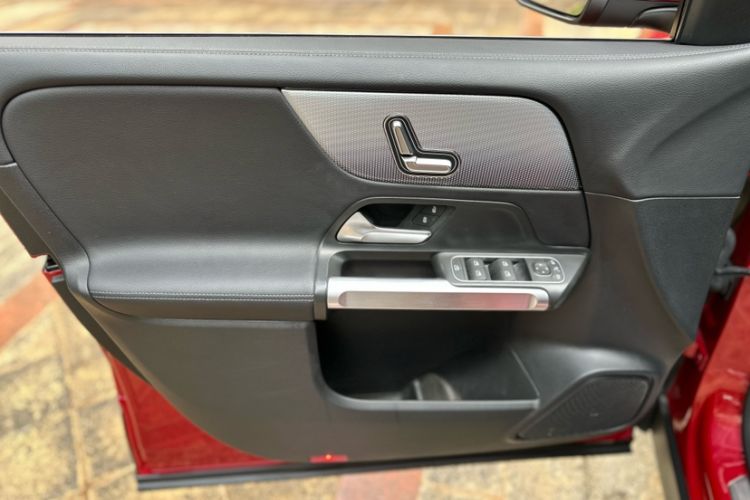 Used Mercedes-Benz GLB 2023 Refresh GLB 200 Fashion Edition Interior 6