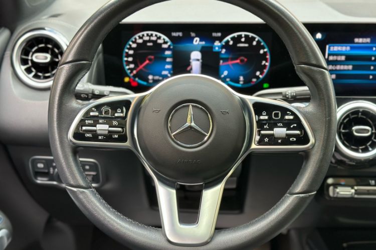 Used Mercedes-Benz GLB 2023 Refresh GLB 200 Fashion Edition Interior 7