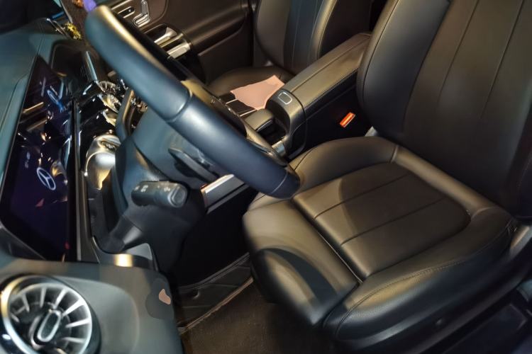 Used Mercedes-Benz GLB 2023 GLB 220 Fashion Model Left Front Seat