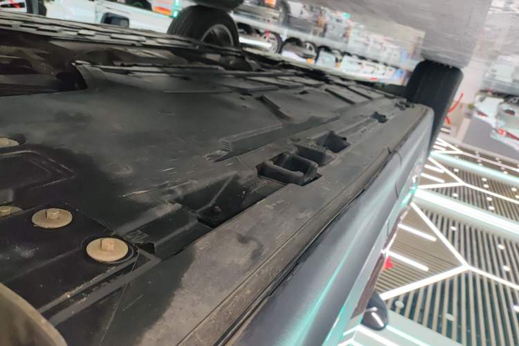 Used Mercedes-Benz GLB 2023 GLB 220 Sport Edition Left Side Sill