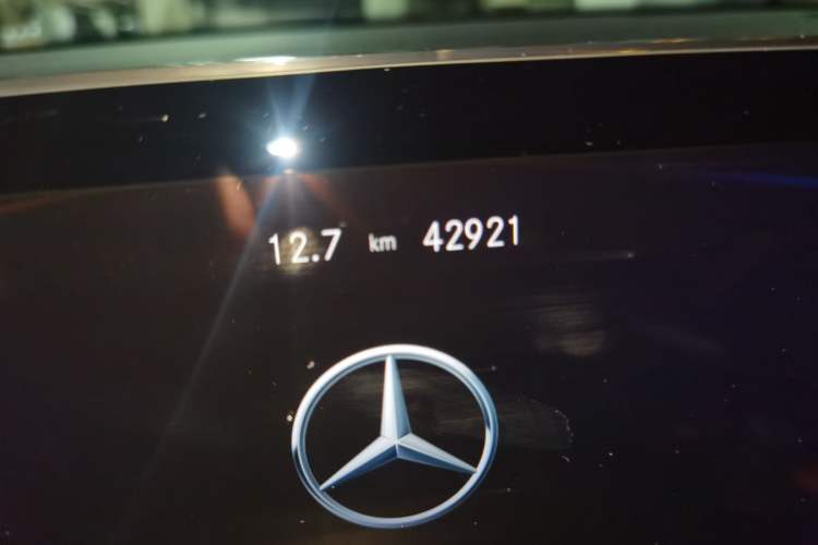 Used Mercedes-Benz GLB 2023 GLB 220 Fashion Model Odometer Close Up