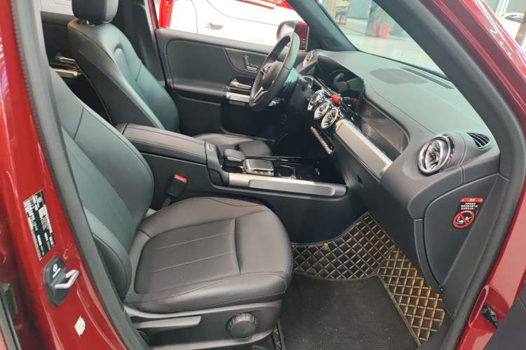 Used Mercedes-Benz GLB 2023 GLB 220 Sport Edition Right Front Seat
