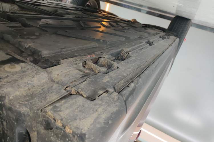 Used Mercedes-Benz GLB 2023 GLB 220 Sport Edition Right Side Sill