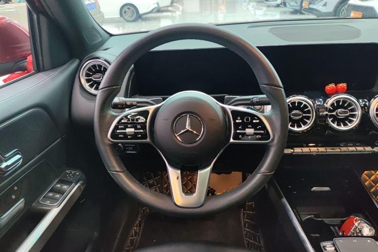Used Mercedes-Benz GLB 2023 GLB 220 Sport Edition Steering Wheel