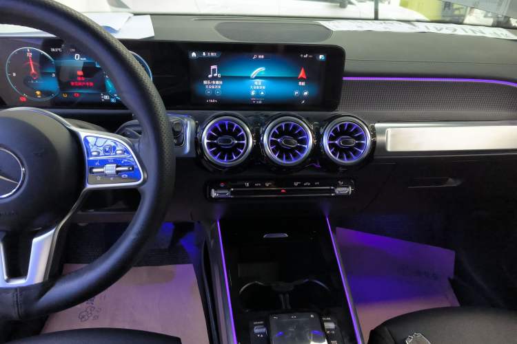 Used Mercedes-Benz GLB 2023 GLB 220 Sport Edition Audio And AC Panel
