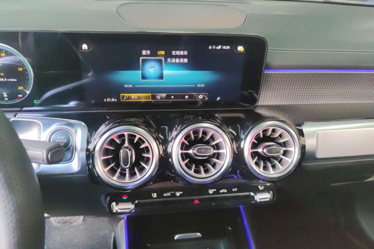 Used Mercedes-Benz GLB 2023 GLB 220 Sport Edition Audio And AC Panel