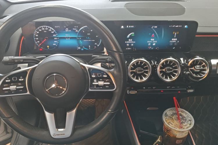Used Mercedes-Benz GLB 2023 GLB 220 Sport Edition Center Console