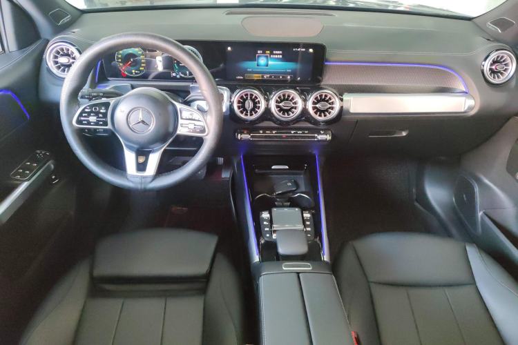 Used Mercedes-Benz GLB 2023 GLB 220 Sport Edition Center Console