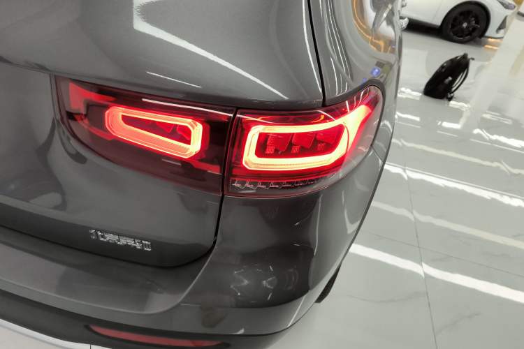 Used Mercedes-Benz GLB 2023 GLB 220 Sport Edition Exterior 6