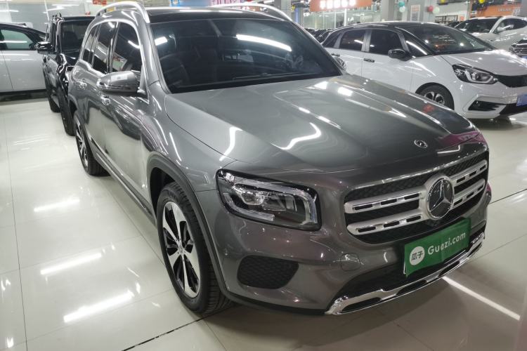 Used Mercedes-Benz GLB 2023 GLB 220 Fashion Model Front Right 45 Deg