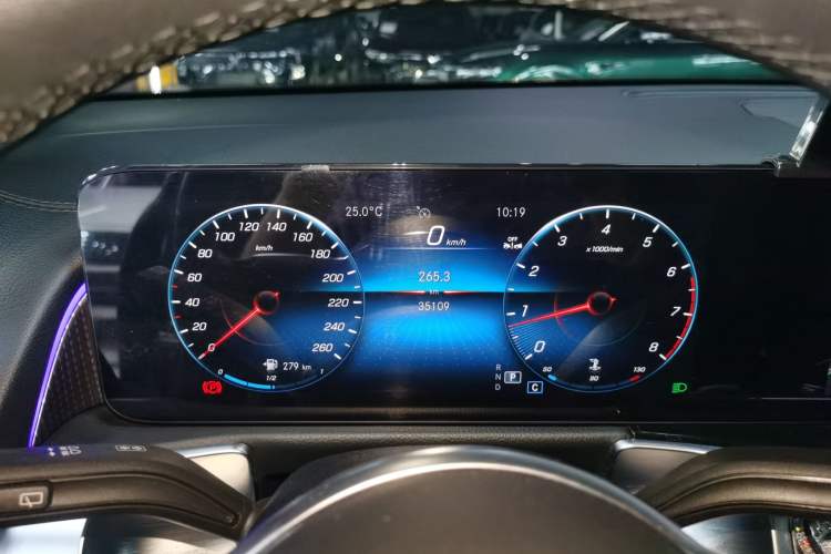 Used Mercedes-Benz GLB 2023 GLB 220 Fashion Model Instrument Cluster