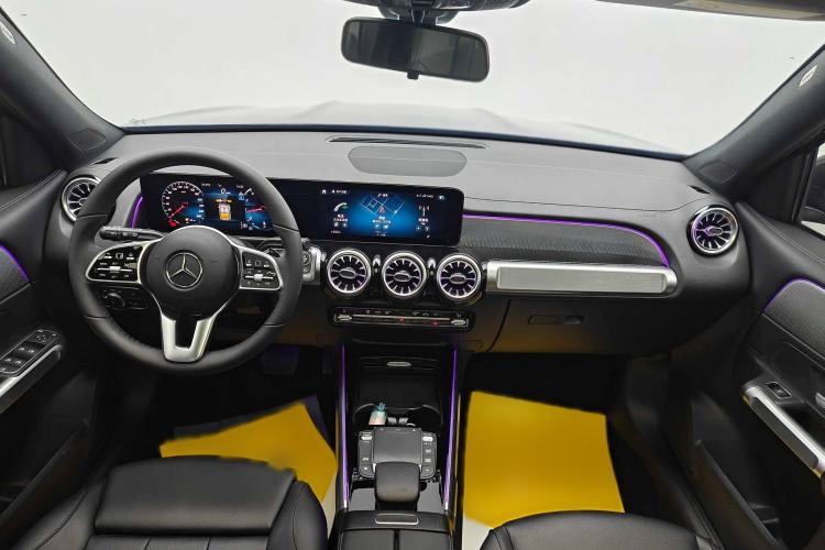 Used Mercedes-Benz GLB 2023 GLB 200 Dynamic Edition Interior 2