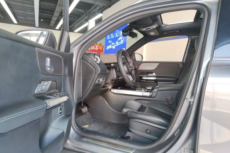 Used Mercedes-Benz GLB 2023 GLB 220 Sport Edition Left Front Seat