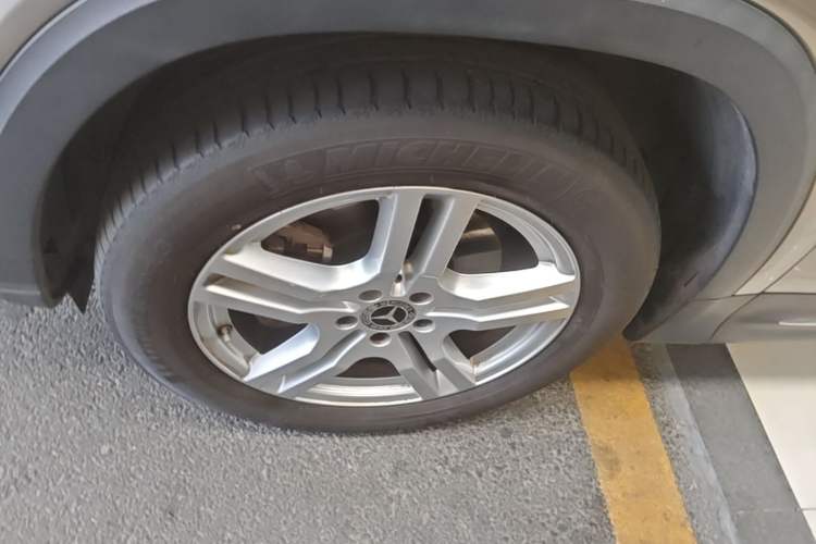 Used Mercedes-Benz GLB 2023 GLB 220 Sport Edition Left Front Wheel Hub