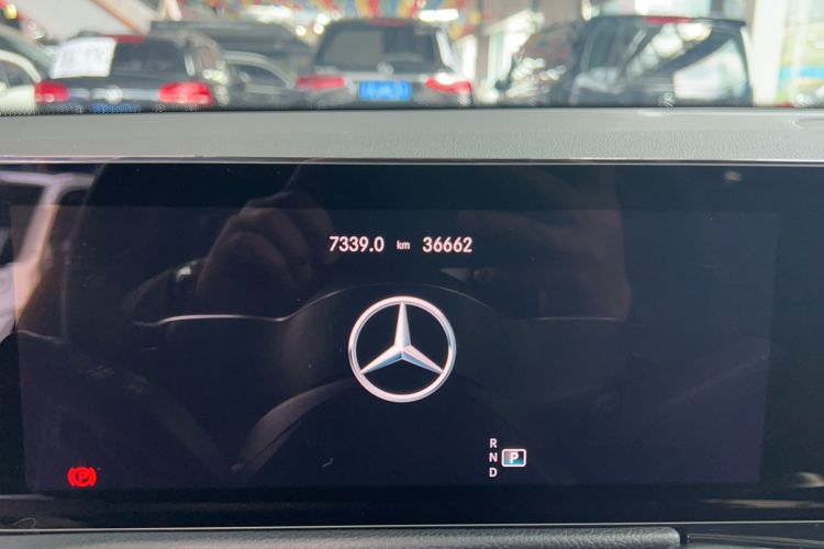 Used Mercedes-Benz GLB 2023 GLB 220 Fashion Model Odometer Close Up