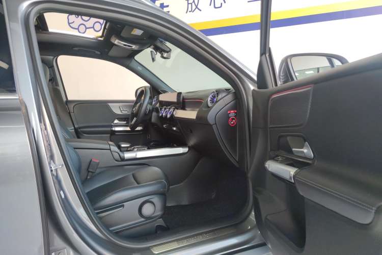 Used Mercedes-Benz GLB 2023 GLB 220 Sport Edition Right Front Seat