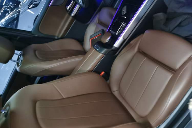 Used Mercedes-Benz GLB 2023 GLB 220 Fashion Model Right Front Seat