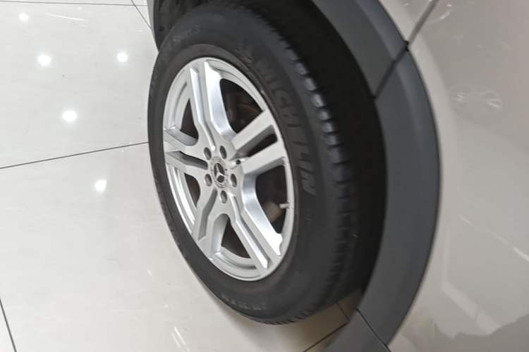 Used Mercedes-Benz GLB 2023 GLB 220 Sport Edition Right Rear Wheel Hub