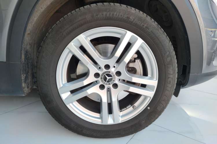 Used Mercedes-Benz GLB 2023 GLB 220 Sport Edition Right Rear Wheel Hub