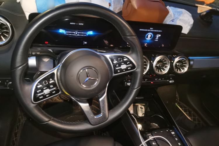 Used Mercedes-Benz GLB 2023 GLB 220 Sport Edition Steering Wheel