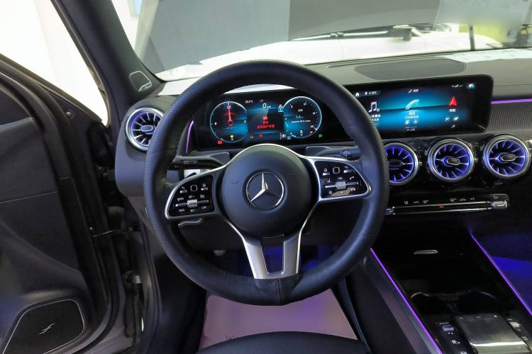 Used Mercedes-Benz GLB 2023 GLB 220 Sport Edition Steering Wheel
