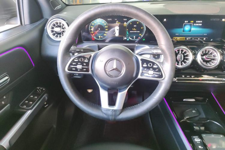 Used Mercedes-Benz GLB 2023 GLB 220 Sport Edition Steering Wheel