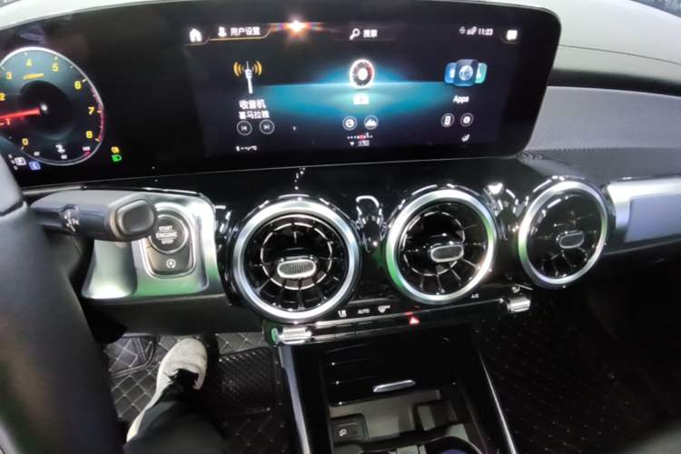 Used Mercedes-Benz GLB 2023 GLB 200 Dynamic Edition Audio And AC Panel