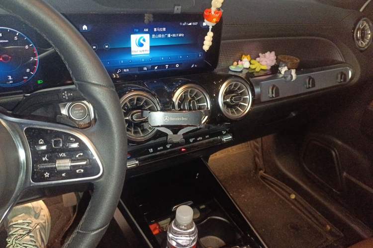 Used Mercedes-Benz GLB 2023 GLB 220 Sport Edition Audio And AC Panel