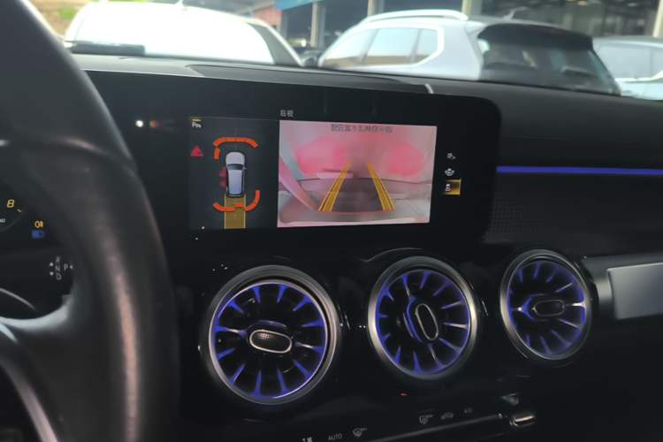 Used Mercedes-Benz GLB 2023 GLB 220 Sport Edition Audio And AC Panel