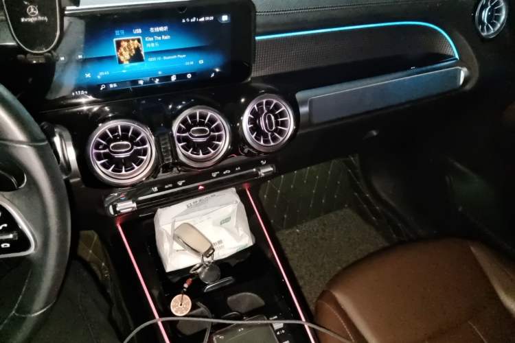 Used Mercedes-Benz GLB 2023 GLB 220 Sport Edition Audio And AC Panel