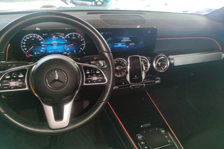 Used Mercedes-Benz GLB 2023 GLB 220 Sport Edition Audio And AC Panel