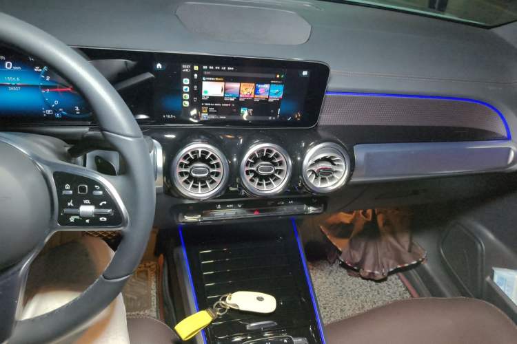 Used Mercedes-Benz GLB 2023 GLB 220 Sport Edition Audio And AC Panel