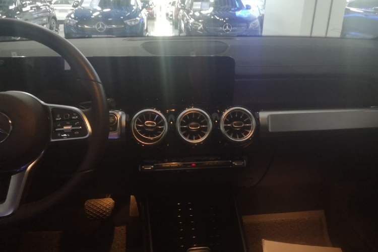 Used Mercedes-Benz GLB 2023 GLB 220 Fashion Model Audio And AC Panel