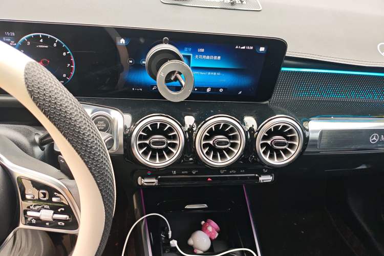 Used Mercedes-Benz GLB 2023 GLB 220 Sport Edition Audio And AC Panel