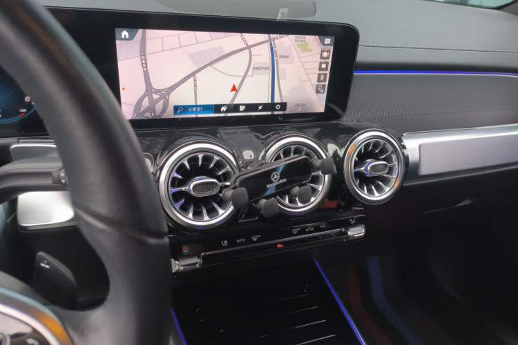 Used Mercedes-Benz GLB 2023 GLB 200 Dynamic Edition Audio And AC Panel