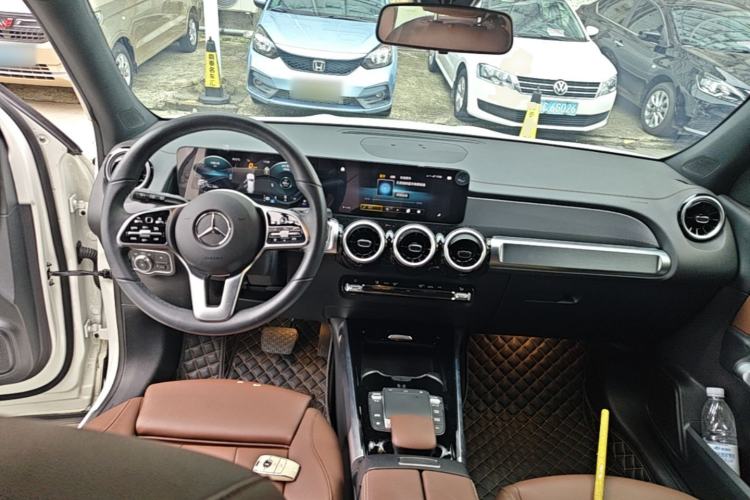 Used Mercedes-Benz GLB 2023 GLB 200 Dynamic Edition Center Console