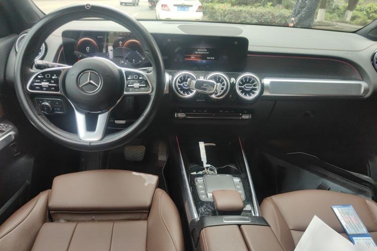 Used Mercedes-Benz GLB 2023 GLB 220 Sport Edition Center Console