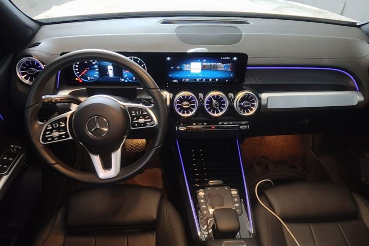 Used Mercedes-Benz GLB 2023 GLB 220 Fashion Model Center Console