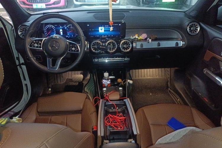 Used Mercedes-Benz GLB 2023 GLB 220 Sport Edition Center Console