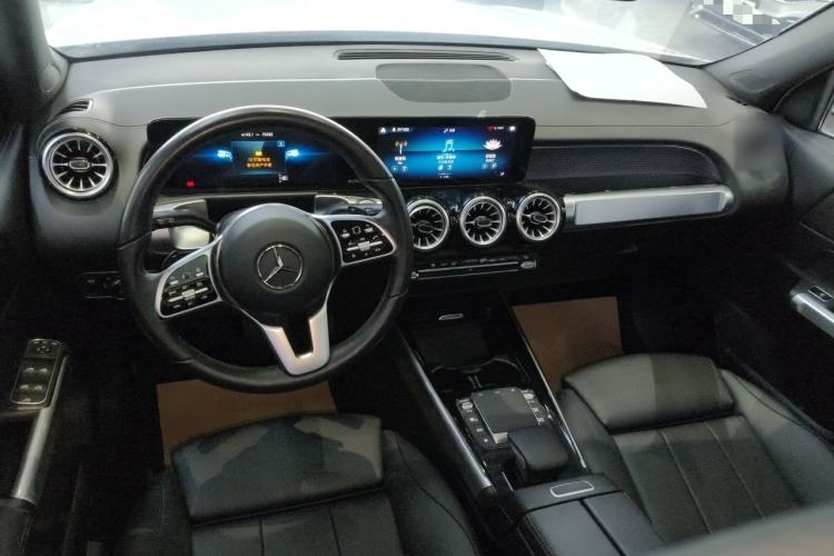 Used Mercedes-Benz GLB 2023 GLB 220 Fashion Model Center Console