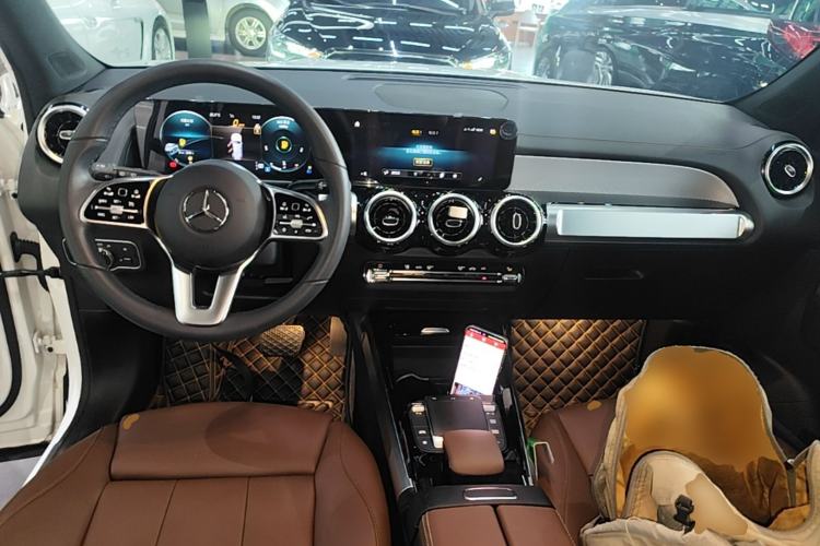 Used Mercedes-Benz GLB 2023 GLB 200 Dynamic Edition Center Console